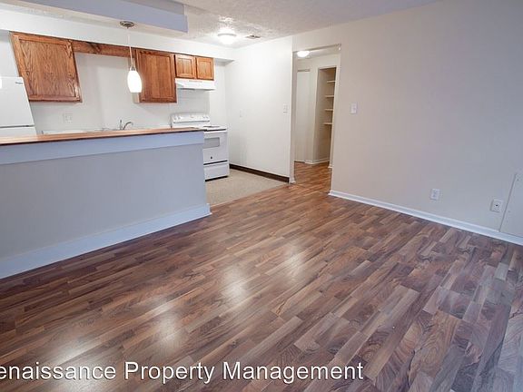 3rd image of 1040 Fairfield Ave APT 16