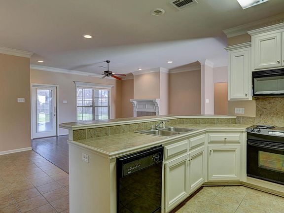 5th image of 505 Deer Meadow Blvd