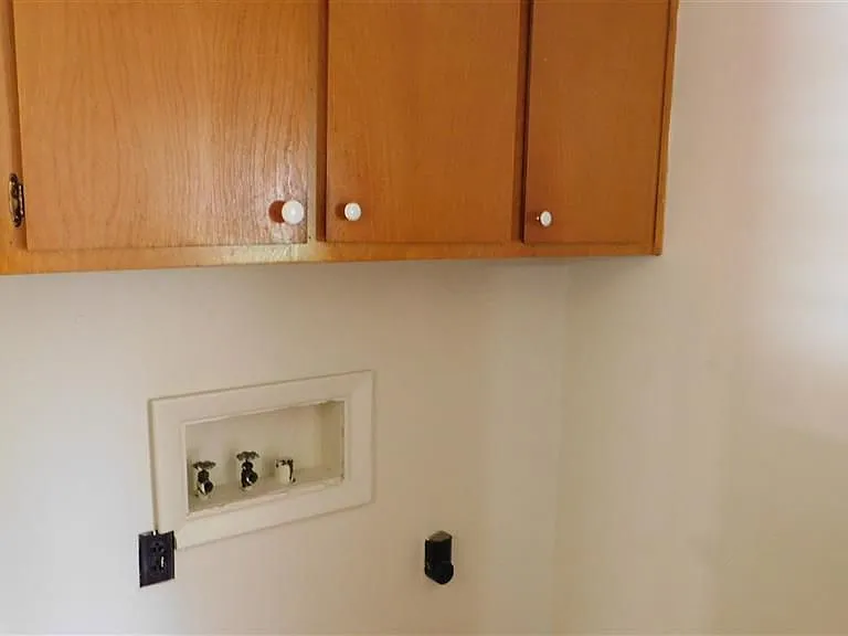 311 E Imperial Cir — Photo 9
