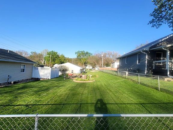3rd image of 1800 S Cypress St