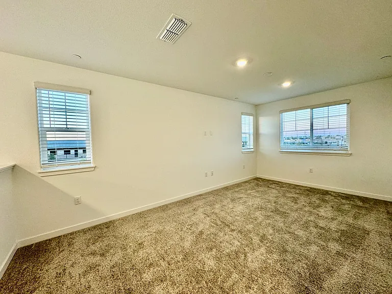 243 Dock Cir — Photo 23