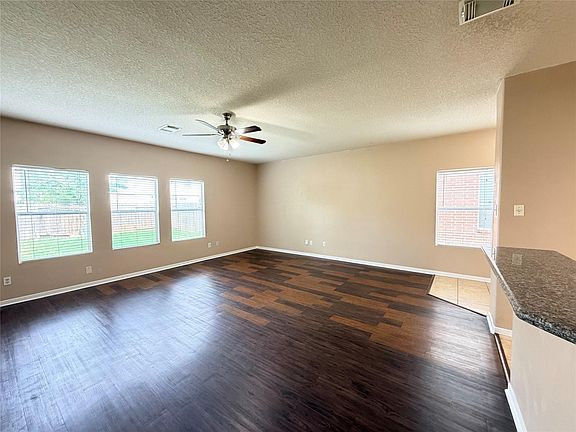 4th image of 15423 Fir Woods Ln