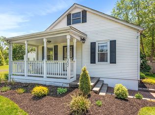 352 Iron Ore Rd, Manalapan, NJ 07726