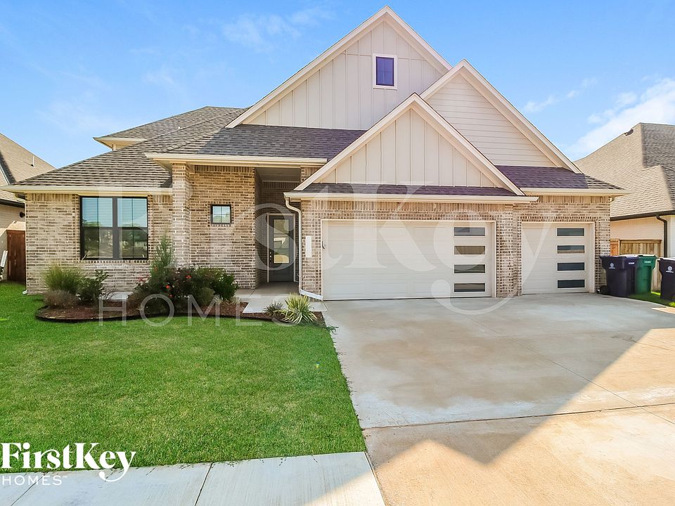 1st image of 15901 Aparados Way
