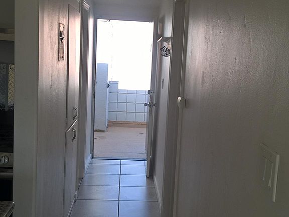 5th image of 510 Nautilus St #2