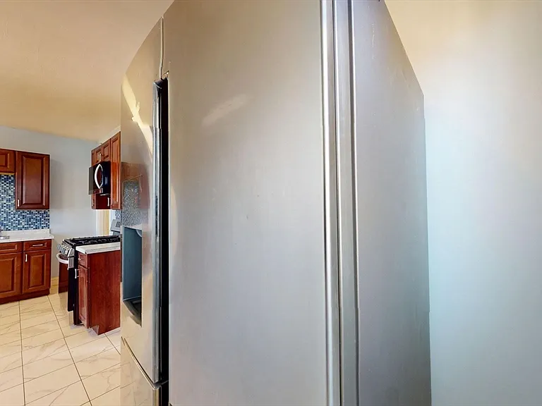 19 Nightingale St #3 — Photo 8