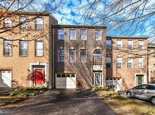 4014 Rosemeade Dr, Fairfax, VA 22033