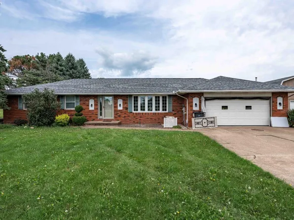 4253 W Harbor Rd, Port Clinton, OH 43452
