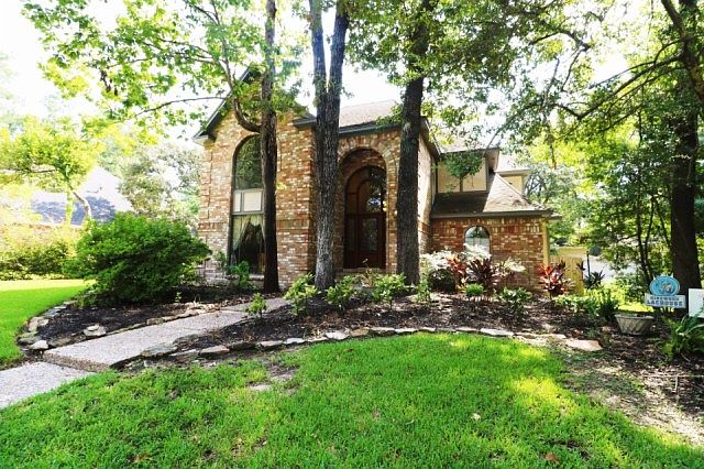 1st image of 2710 Woodland Ridge Dr