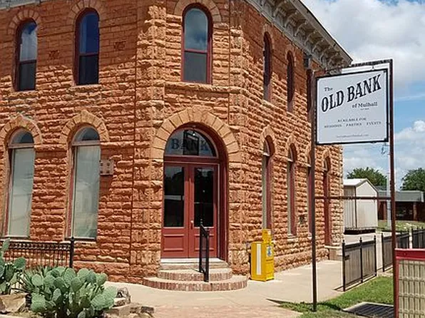106 N Main, Mulhall, OK 73063