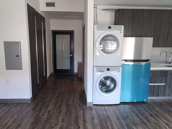 3rd image of 7036 La Tijera Blvd #15