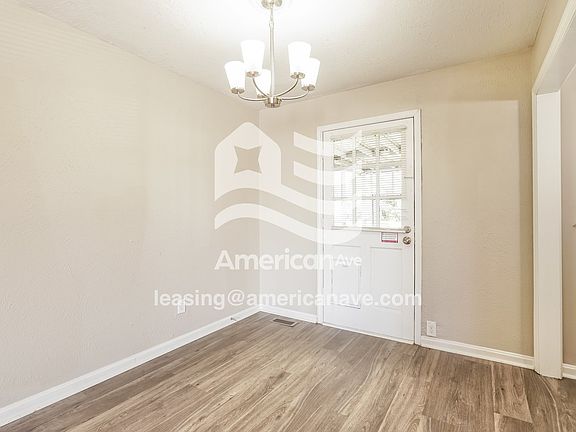 902806_005_dining_room_14379729.jpg