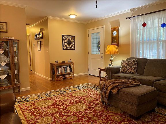 4th image of 2237 Seneca Dr