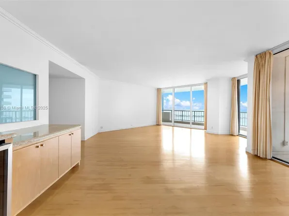 1581 Brickell Ave APT 1905, Miami, FL 33129