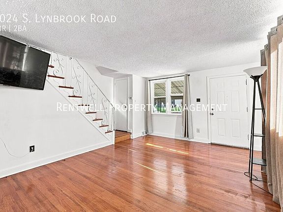3rd image of 1024 S Lynbrook Rd