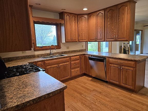 3rd image of 1305 S Gera Rd