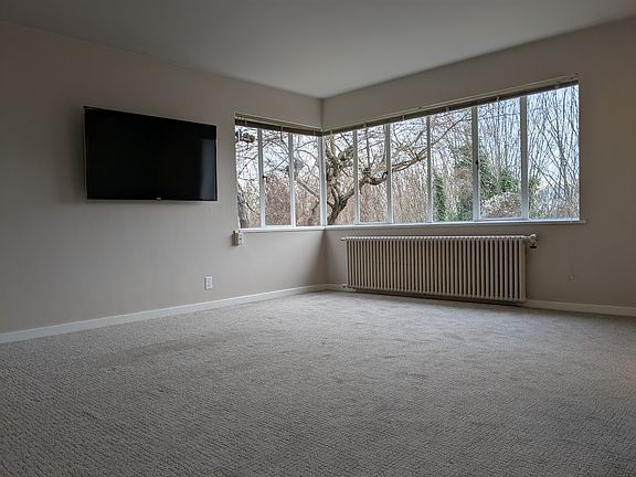 Lv rm, 55" smart tv