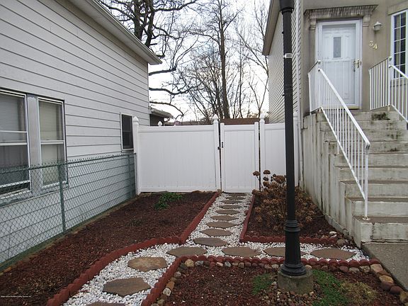 2nd image of 34 Judith Ct #1