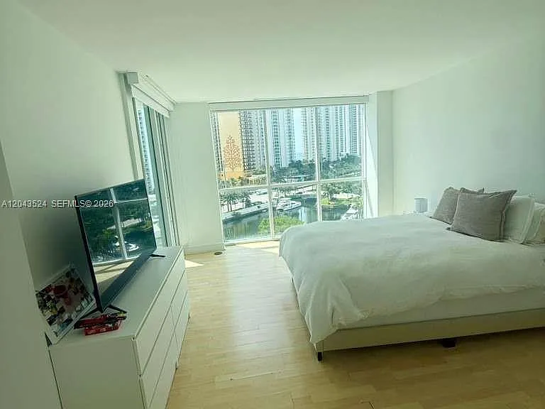 16400 Collins Ave #942 — Photo 9