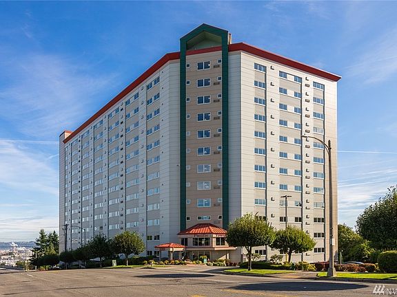 3rd image of 3201 Pacific Ave Unit 105