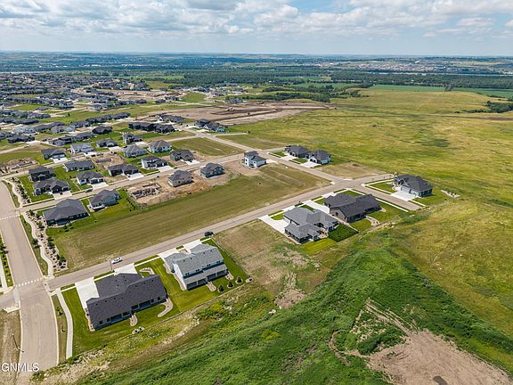 3rd image of 2012 Prairie Hawk Dr