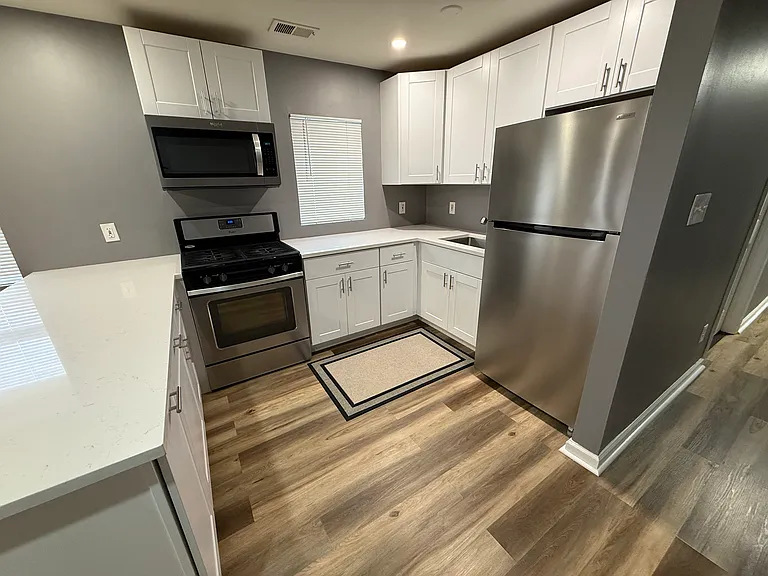 1129 Hessian Ave #A — Photo 3