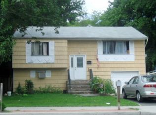 237 W Pulaski Rd, Huntington Station, NY 11746