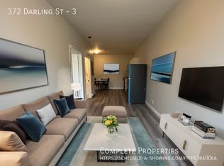 372 Darling St #3, Brantford, ON N3S3Y5