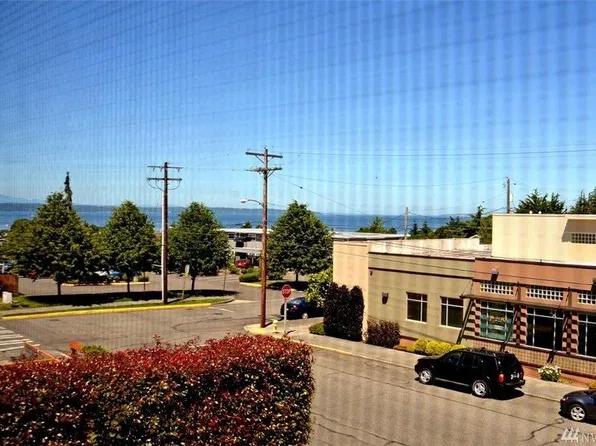 610 Glen St APT 2, Edmonds, WA 98020
