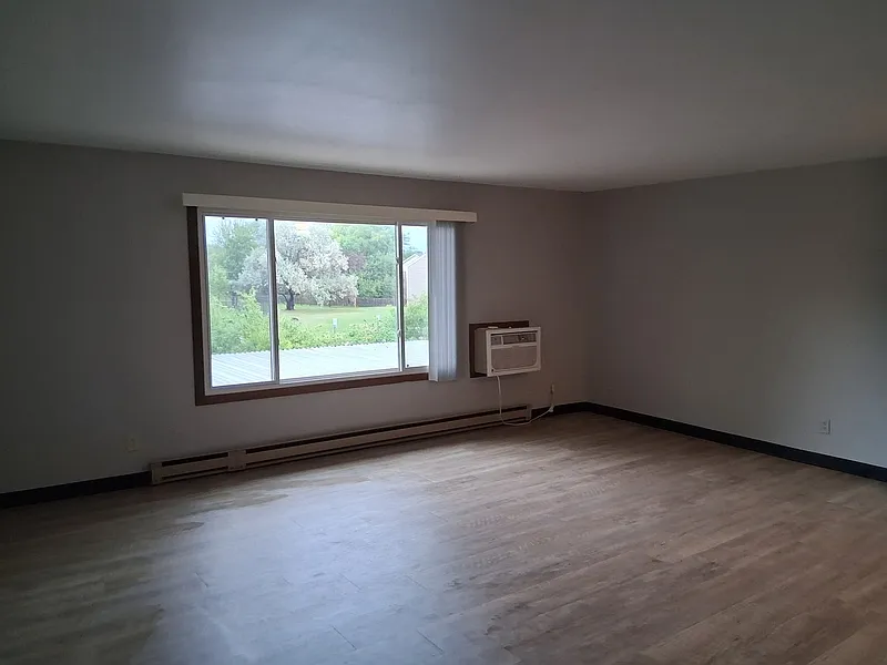 1 bed, 1.0 bath, $899 — Photo 3