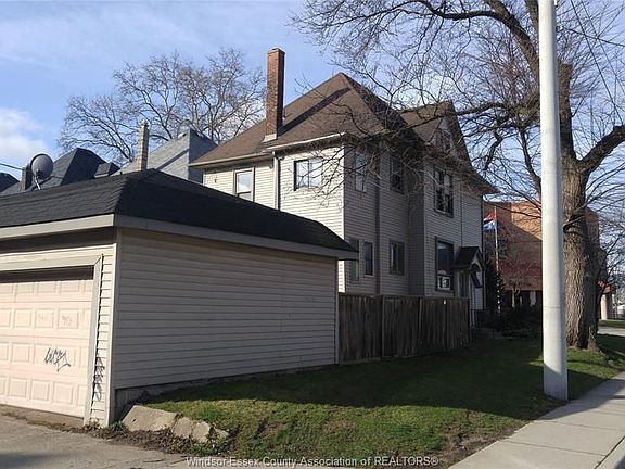 3rd image of 285 Elliott St W #1