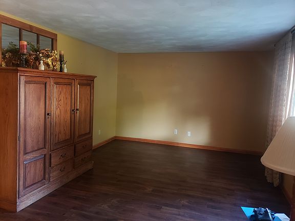 4th image of 3506 River Park Dr