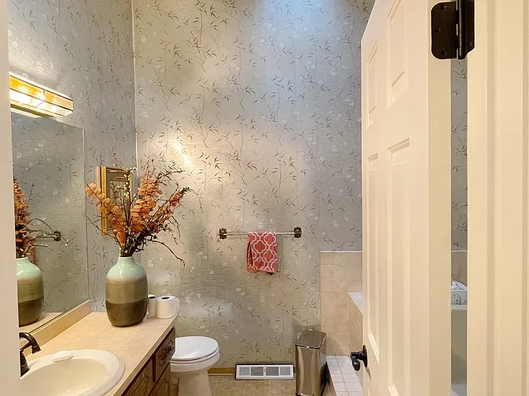 7611 Edgewood Ln — Photo 9