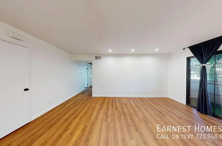 10220 De Soto Ave #11 — Photo 4