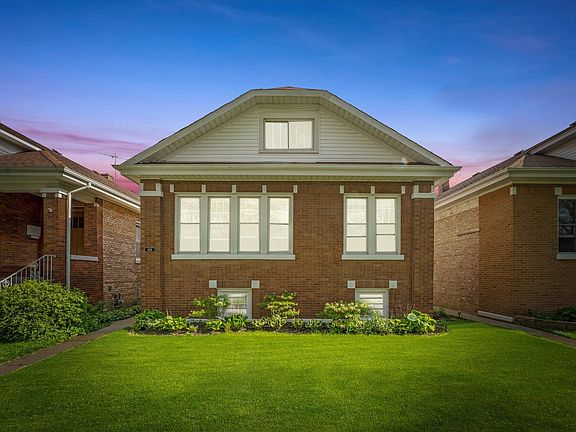 2nd image of 6131 W Cornelia Ave