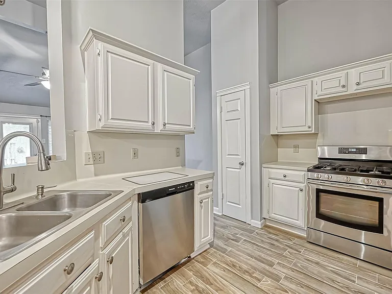 2235 Sentinal Oaks St — Photo 14