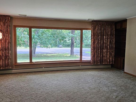 3rd image of 316 Pine Circle