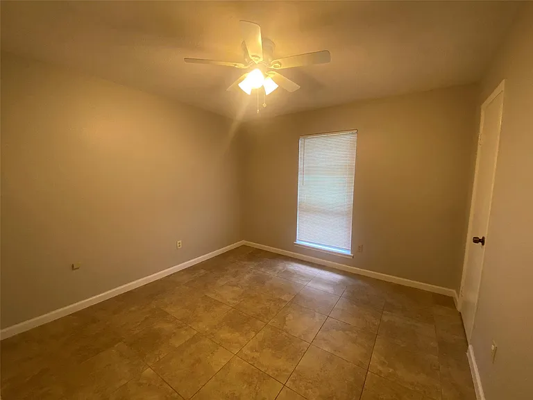 1330 Somercotes Ln — Photo 11