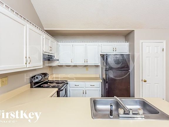 4th image of 497 Blair Dr