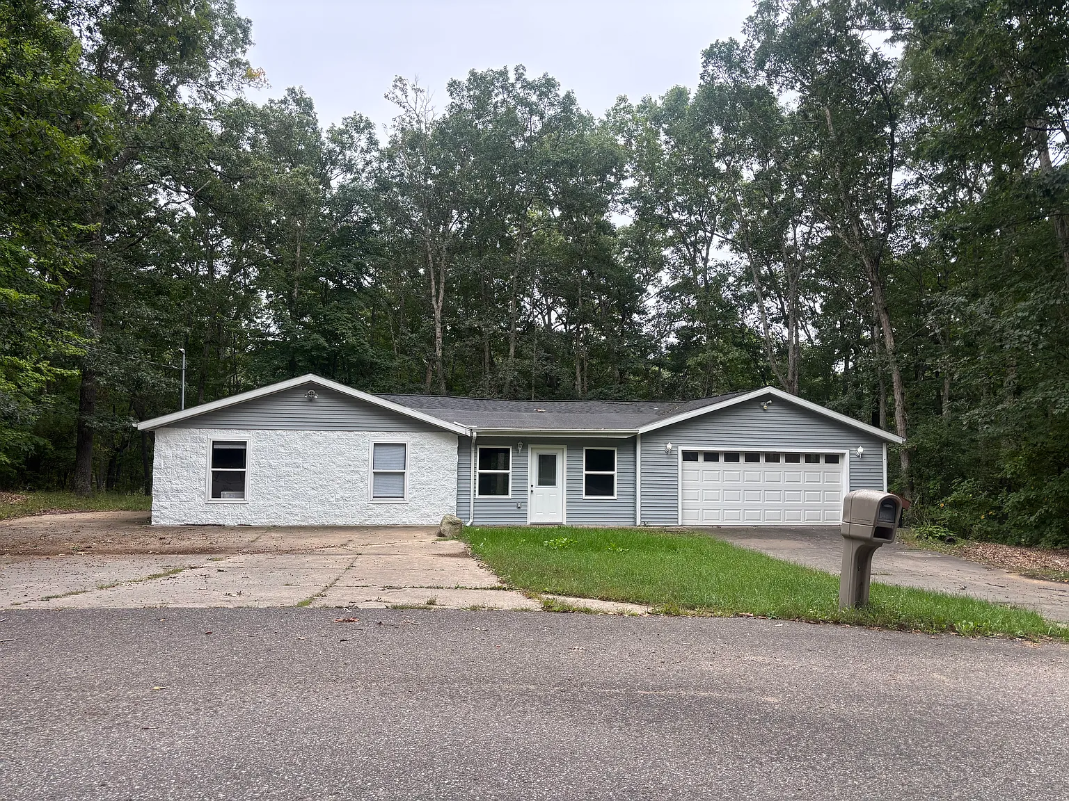 3 bed, 1470 sqft, $1,900 — Photo 2