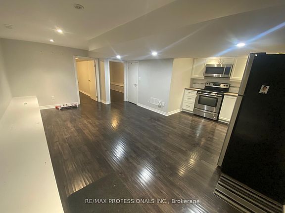 5th image of 38 Wheatfield Rd #Basement
