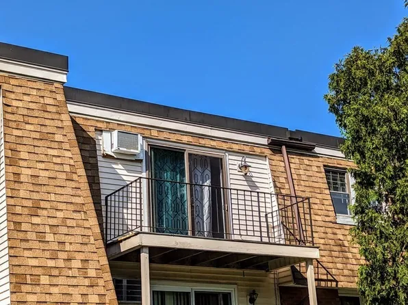 80 Damon Rd APT 4306, Northampton, MA 01060