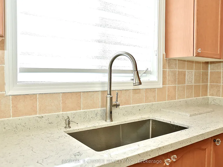 68 Oakford Dr — Photo 15