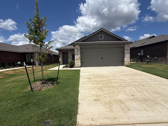 2nd image of 2524 Guineas Ln