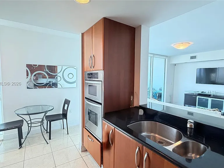 19400 Turnberry Way #1131 — Photo 10
