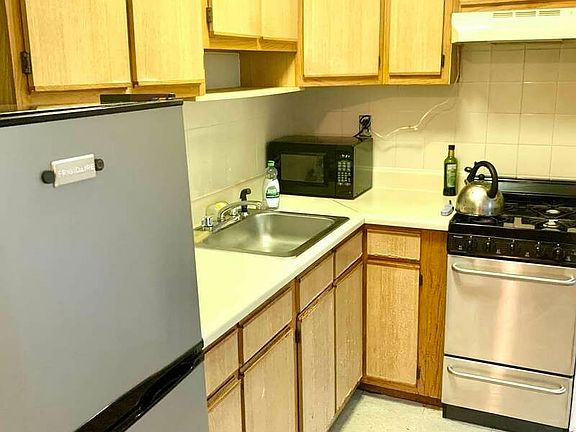 5th image of 732 Lexington Ave Floor 2