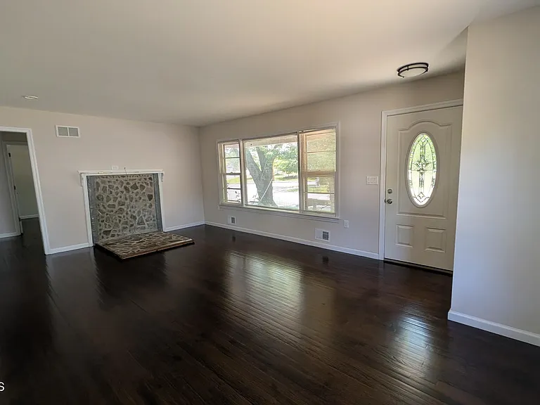 509 Stone Rd — Photo 5