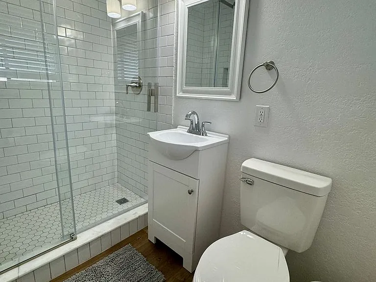 2401 Church St #1 — Photo 27