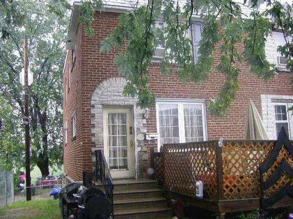201 Spring Valley Rd, Darby, PA 19023