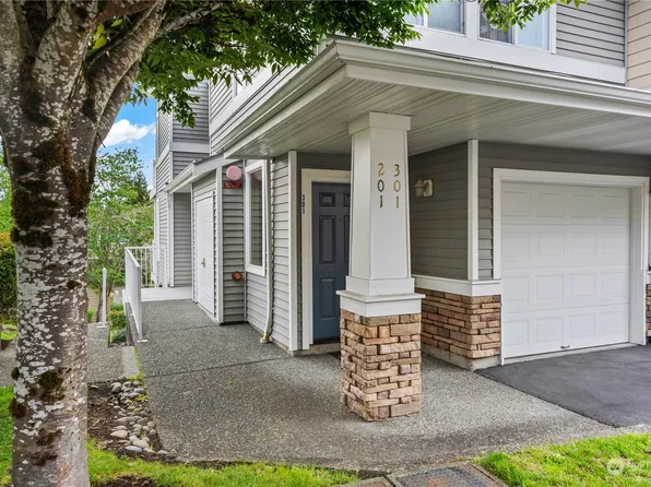 22106 41st Place S #301, Kent, WA 98032
